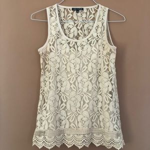 Beautiful Ivory Tan Lace Top Cable & Gauge Womens sleeveless medium tank